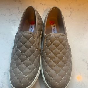 Steve Madden Ecentrcq Slip On Sneaker gray